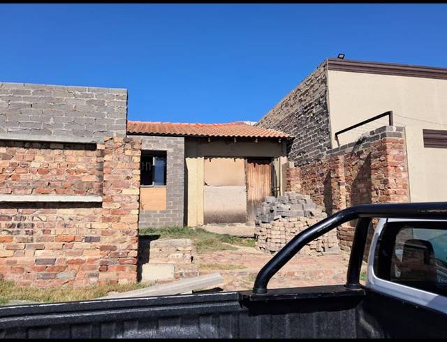 2 BEDROOM HOUSE FOR SALE IN OLIEVENHOUTBOSCH